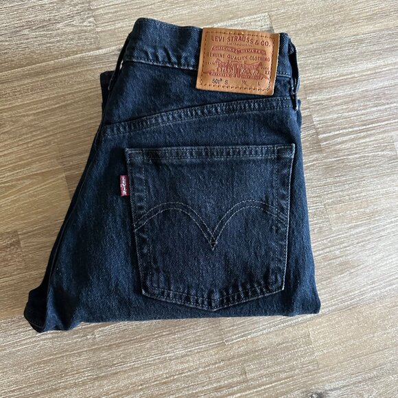 NEW Levi's 501 High Rise Skinny Black Denim Jeans Size 26 Distressed Knees - Picture 2 of 15
